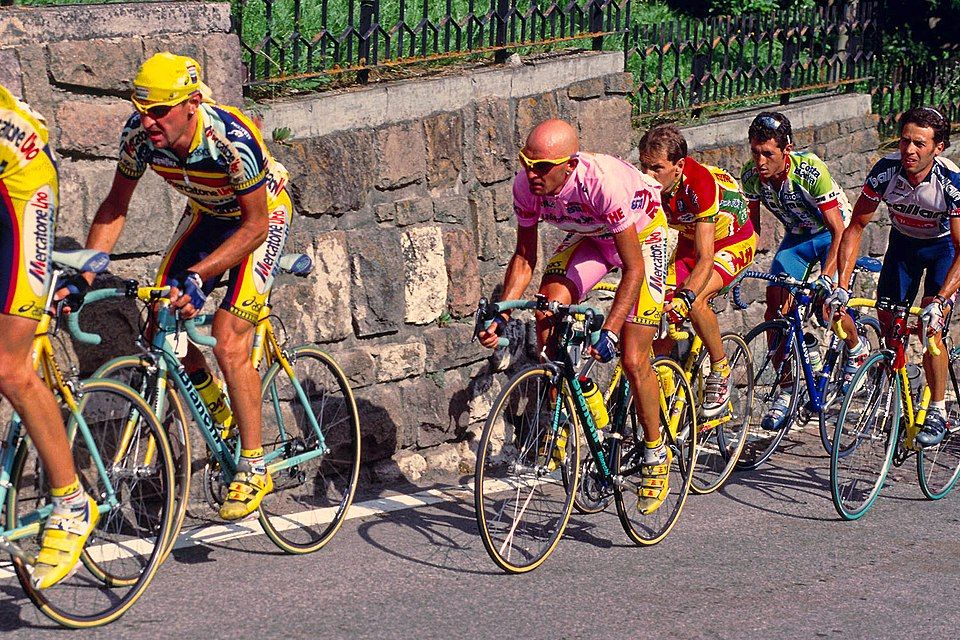 Marco Pantani in the pink leader's jersey in a Giro d'Italia peloton