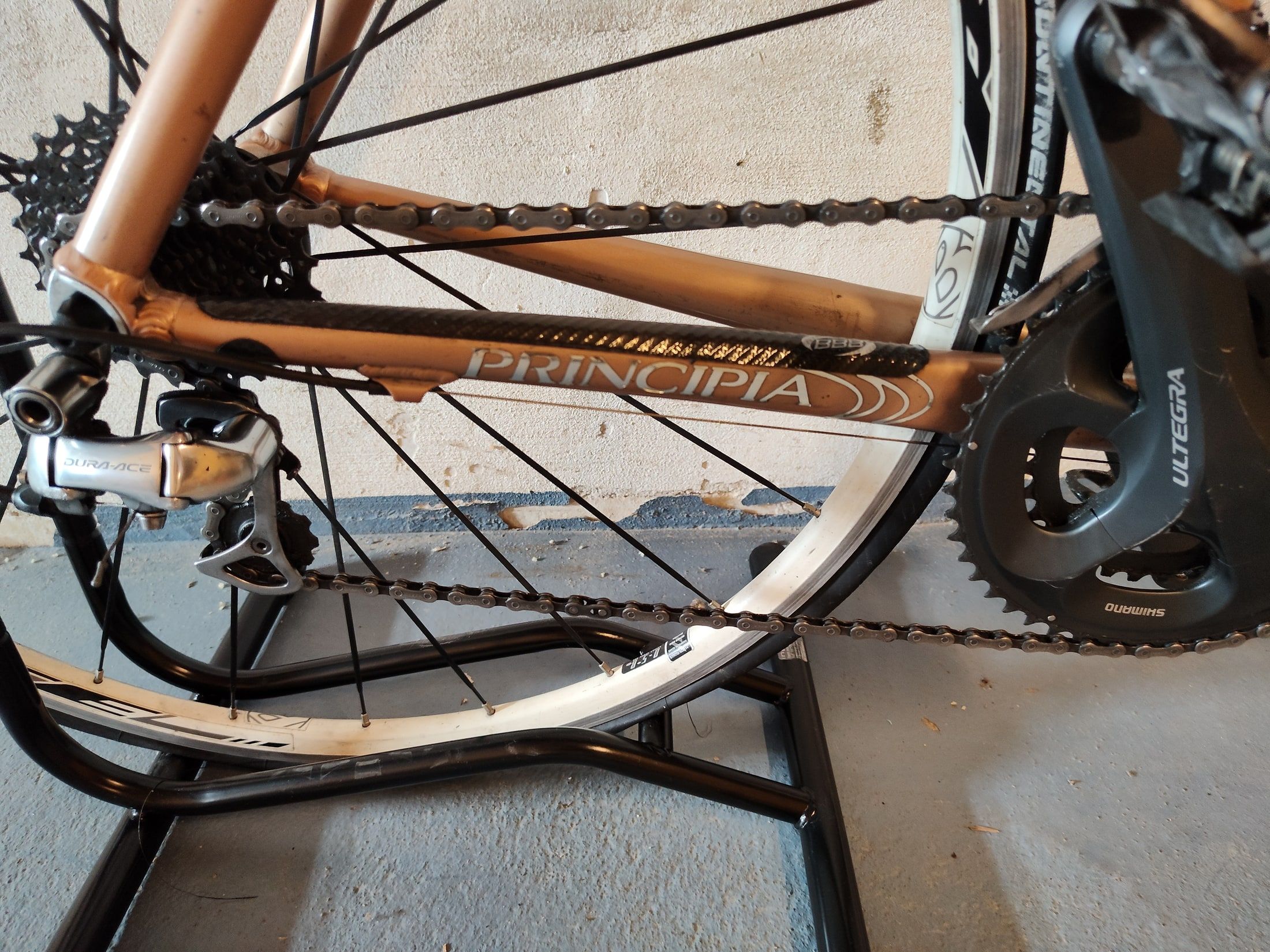Dura-Ace rear derailleur and Ultegra crankset on the Principia Evolution