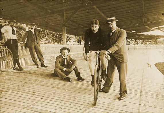 Billede til historien The world champion who changed from skates to bicycle