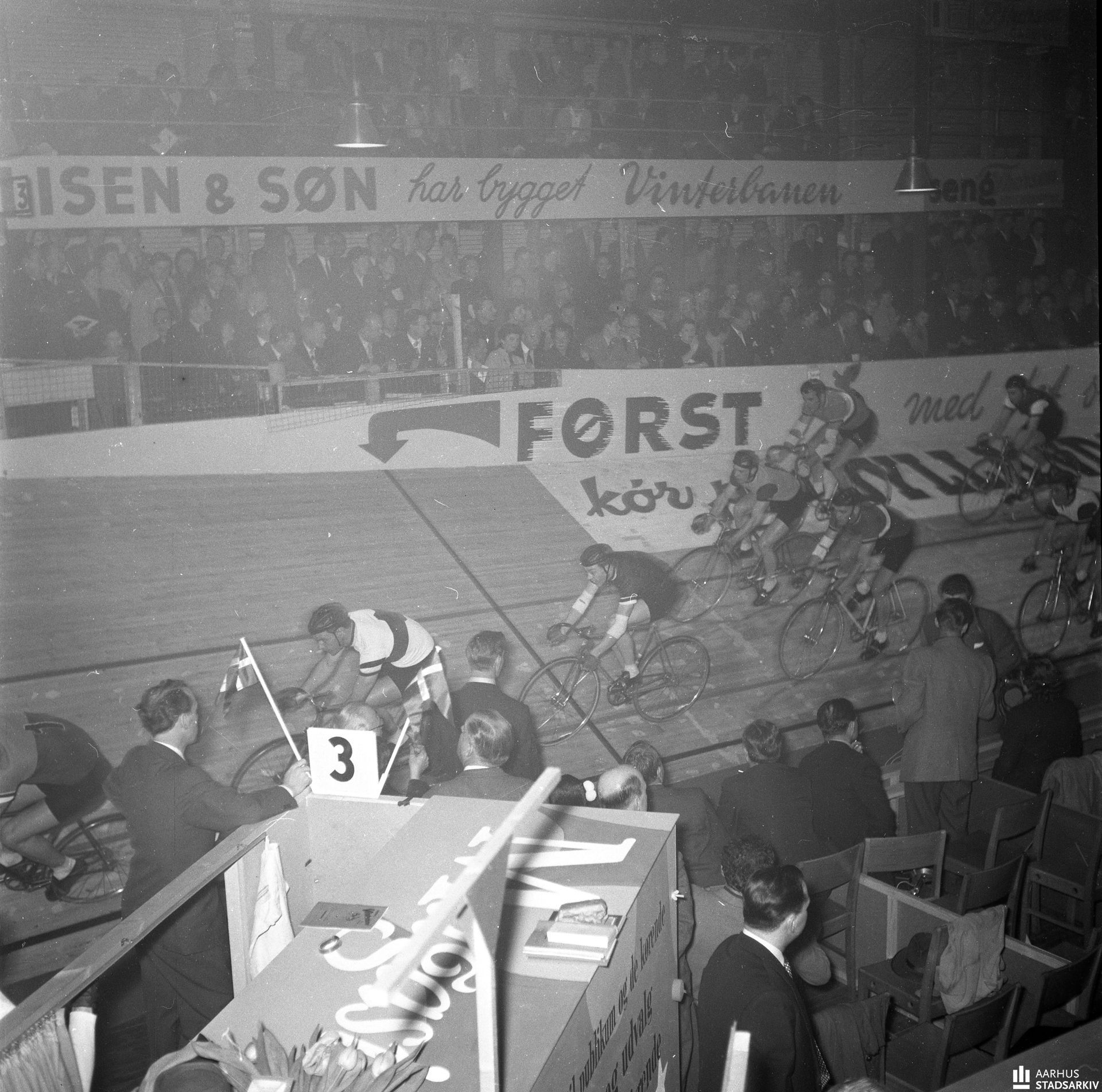 Billede til historien Why the whole Forum cheered for Pair Number 7