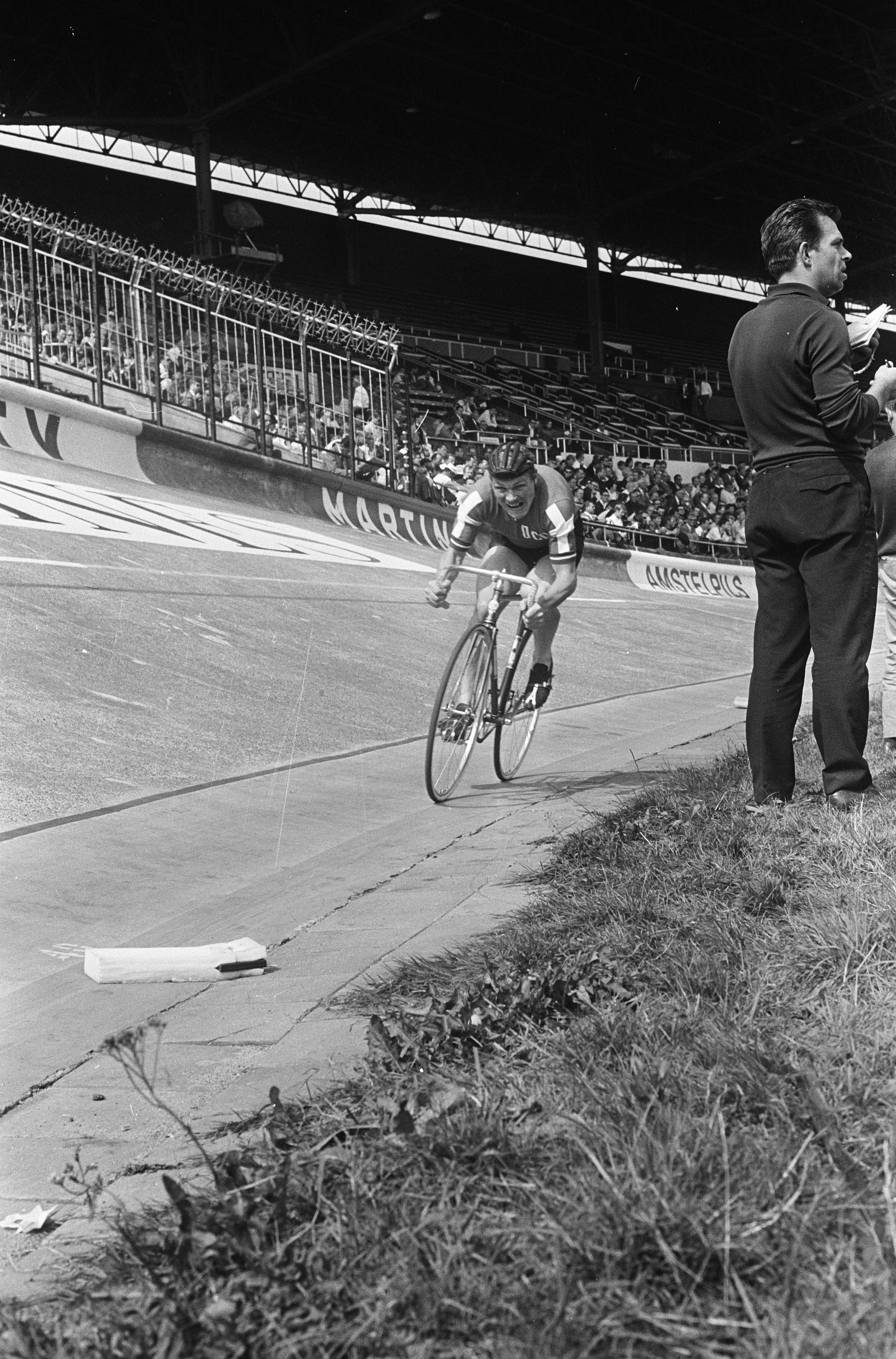 Billede til historien When Mogens Frey won after a hand on the handlebars