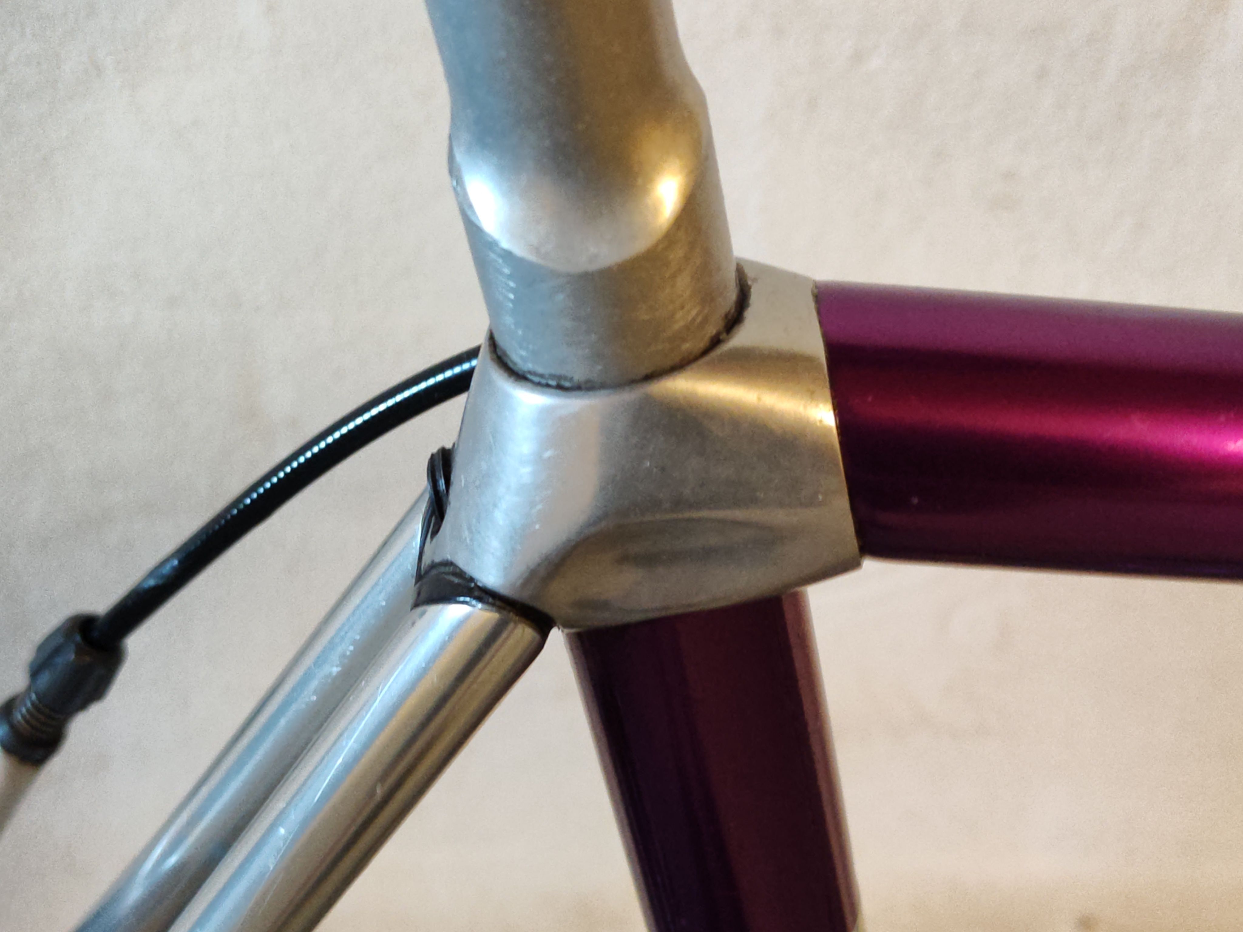 Seat cluster and integrated seatpost clamp on a Vitus 992