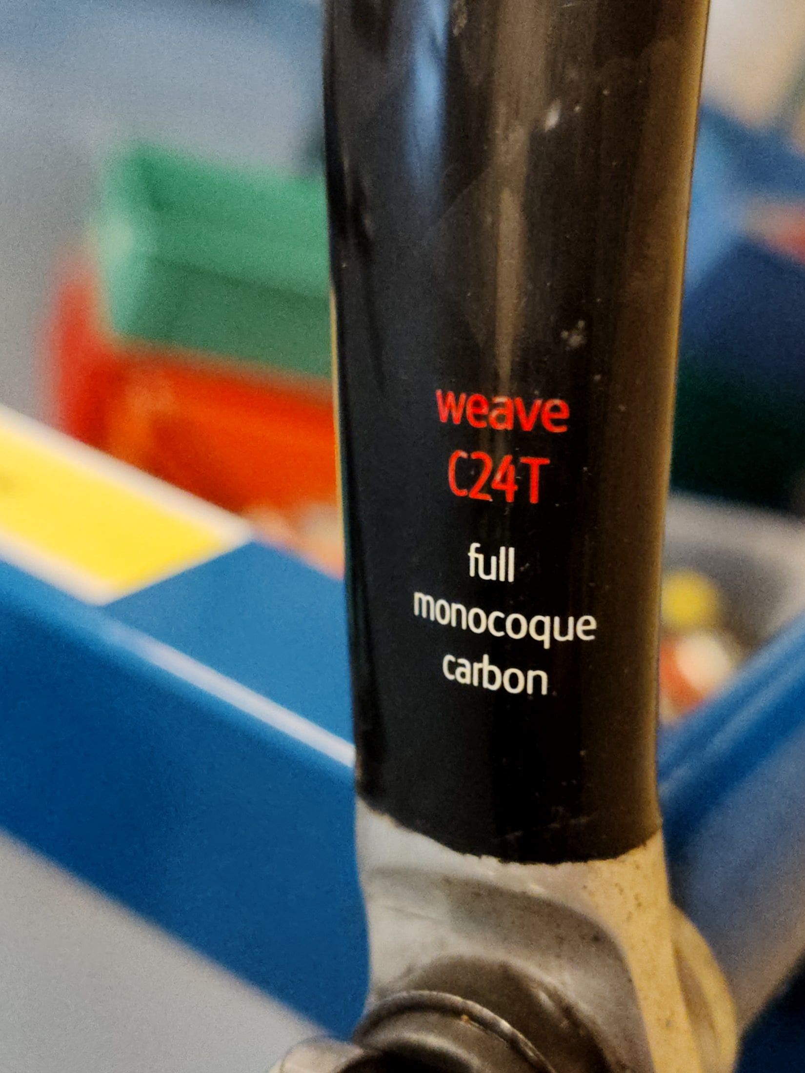 WEAVE C24T monocoque carbon fork label