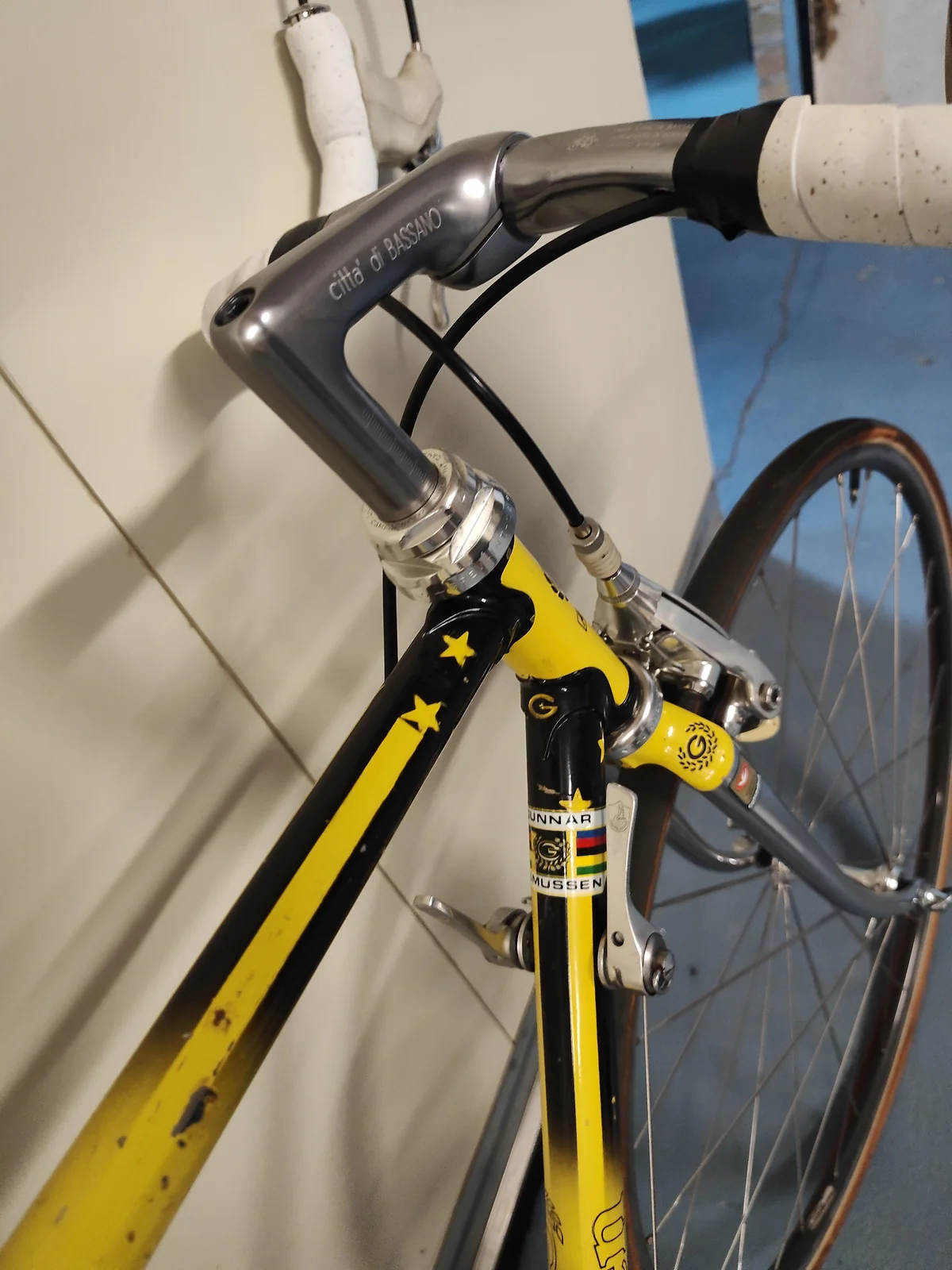 Lavt Cinelli-styr og styrfitting på Asmussen Super Prestige