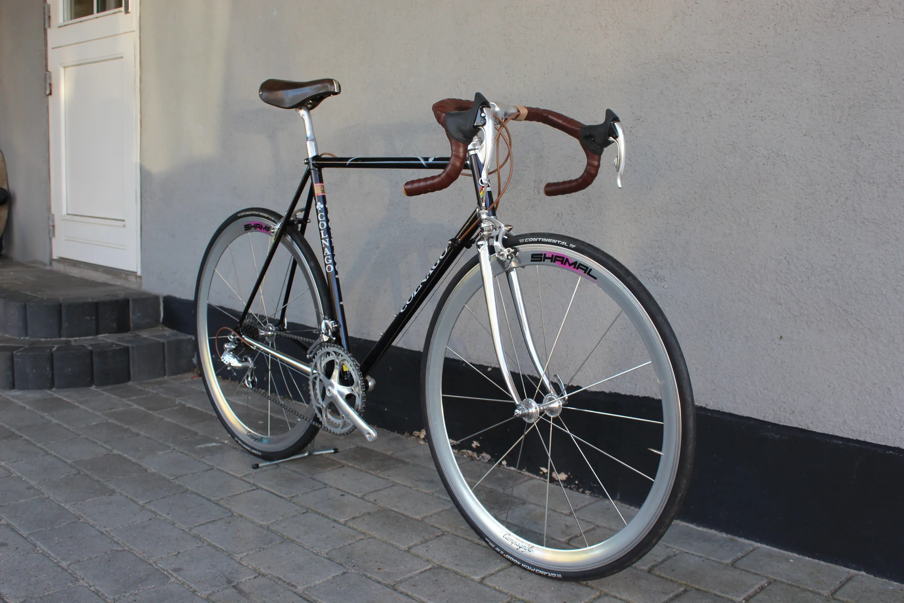 Colnago Super Thron set skråt forfra