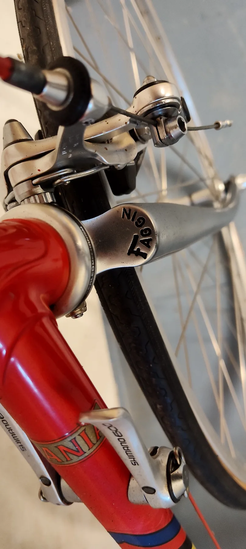 Shimano 600-gearvælgere, styrfitting og Faggin-forgaffelkrone