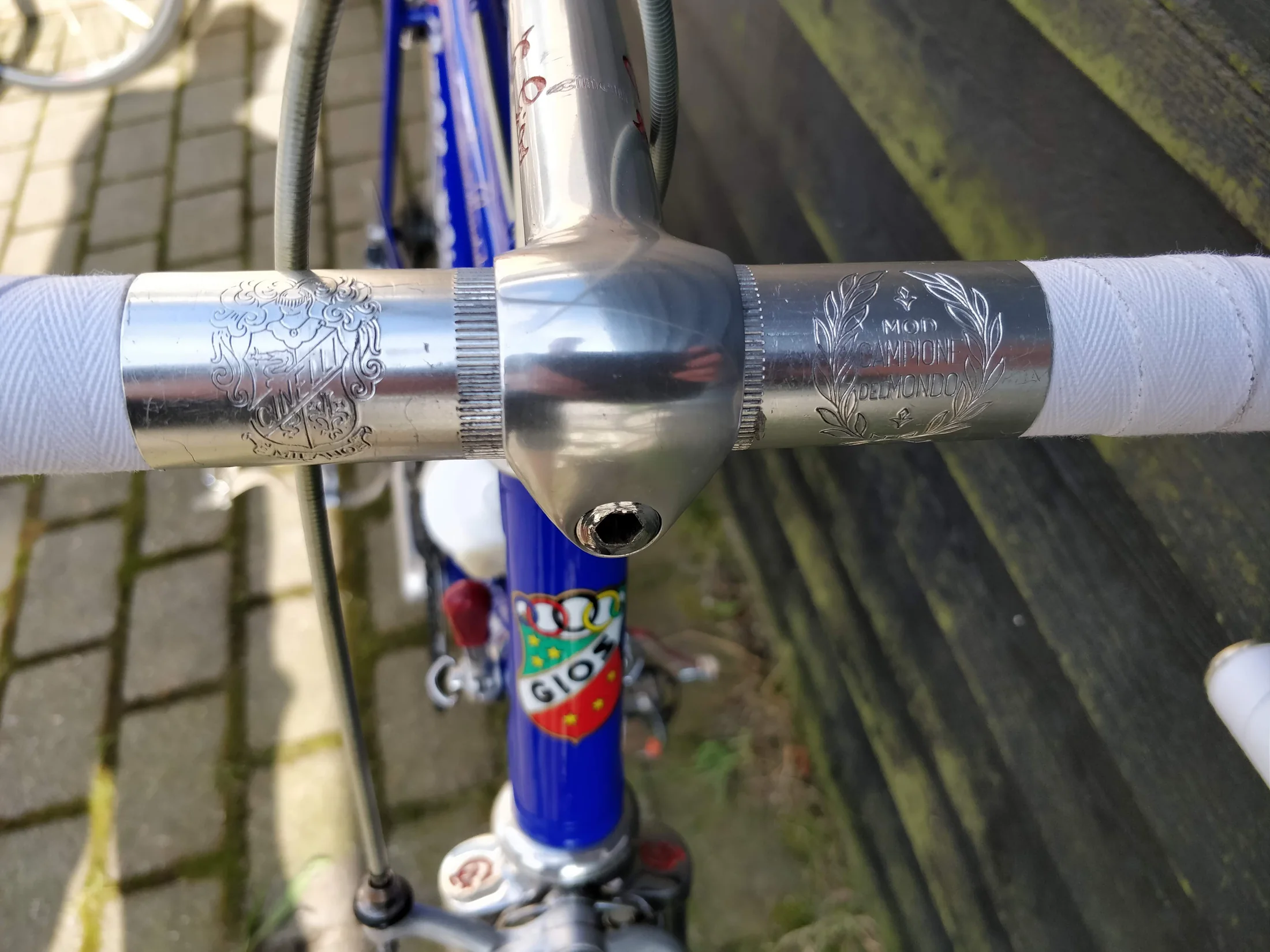 Cinelli bars and GIOS-engraved stem