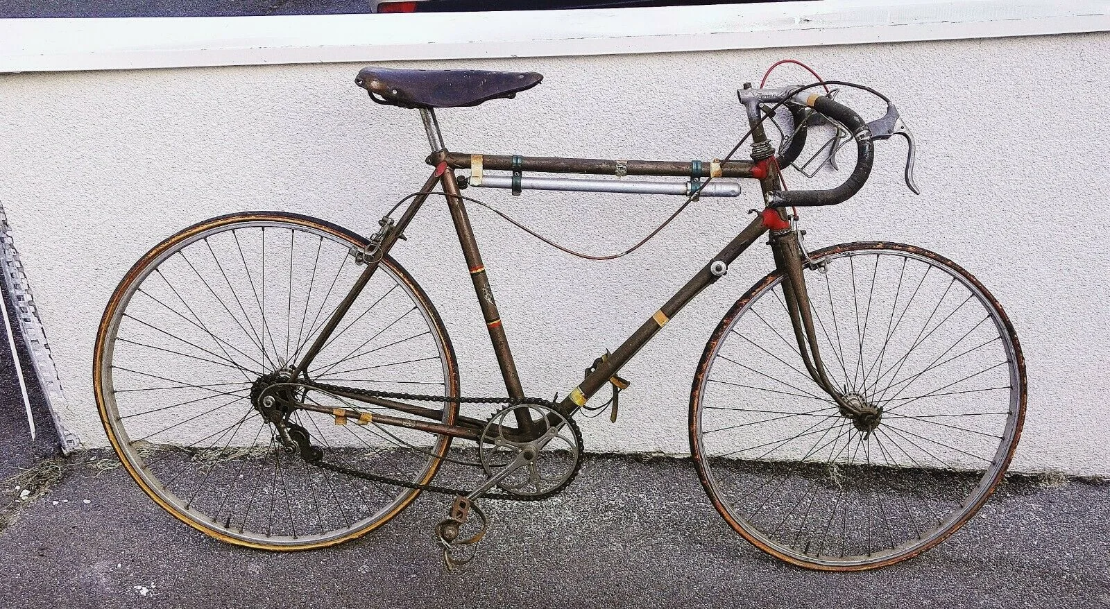 Wonder bicycle with a later gear system before restoration