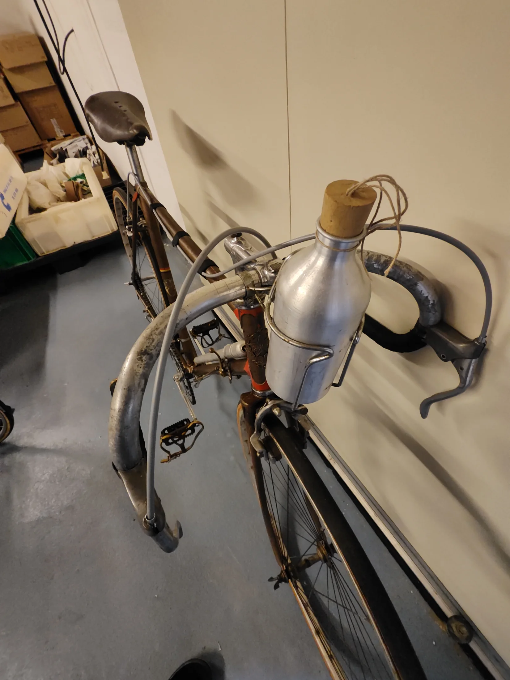 Wonder handlebar, bottle and brake levers