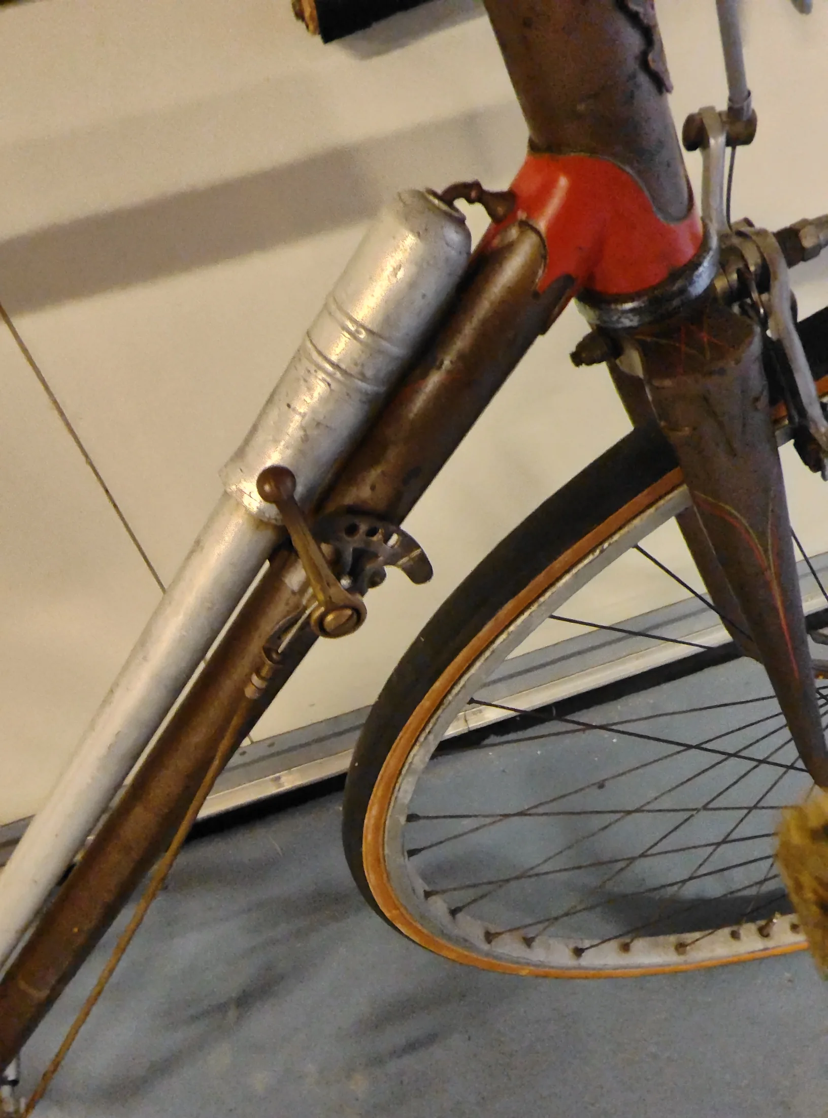 Gear lever and chain tensioner